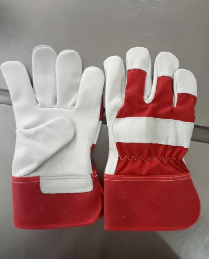 Heavy-Duty Red Canvas Rigger Work Gloves